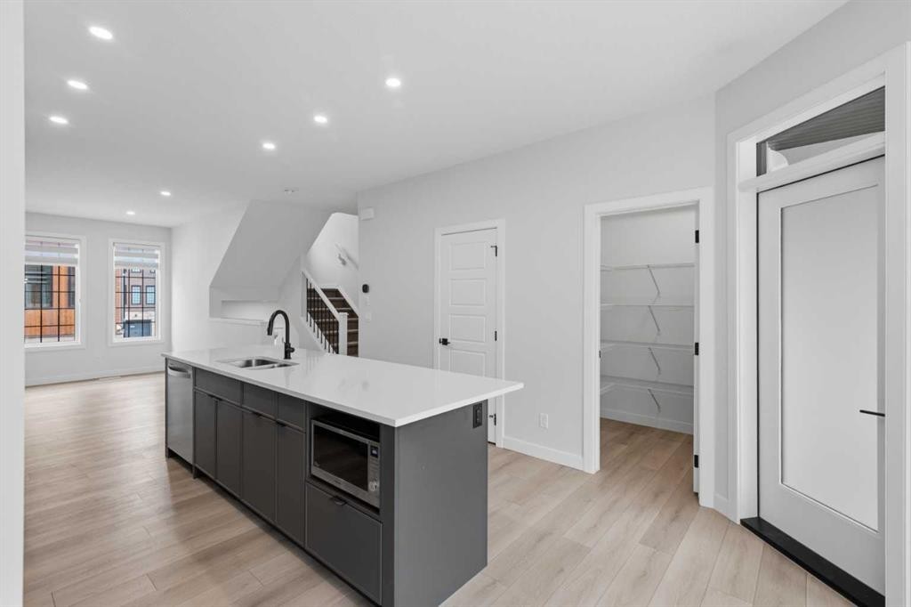 









81


Greenbriar

Place Northwest, 323,
Calgary,




AB
T3B6J1

