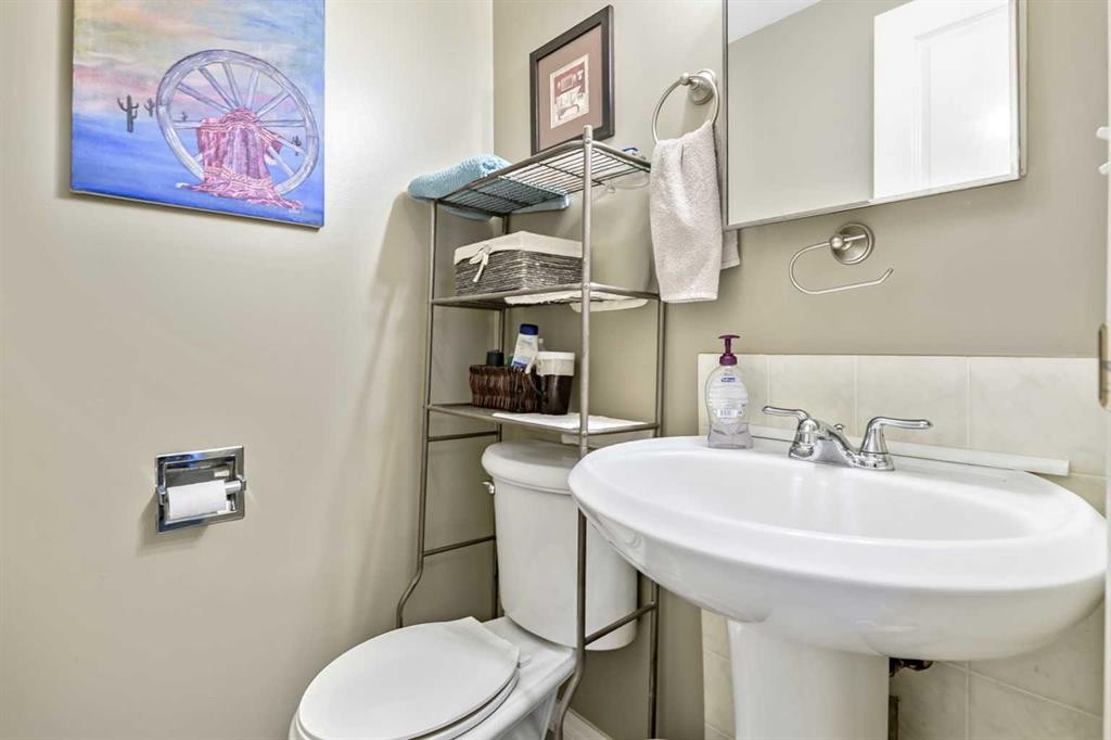 









216 B


Royal

Avenue,
Diamond Valley,




AB
T0L 2A0

