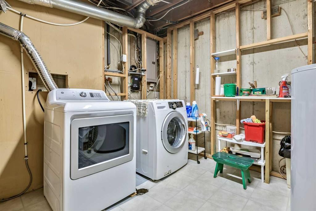 









216 B


Royal

Avenue,
Diamond Valley,




AB
T0L 2A0

