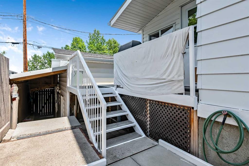 









216 B


Royal

Avenue,
Diamond Valley,




AB
T0L 2A0

