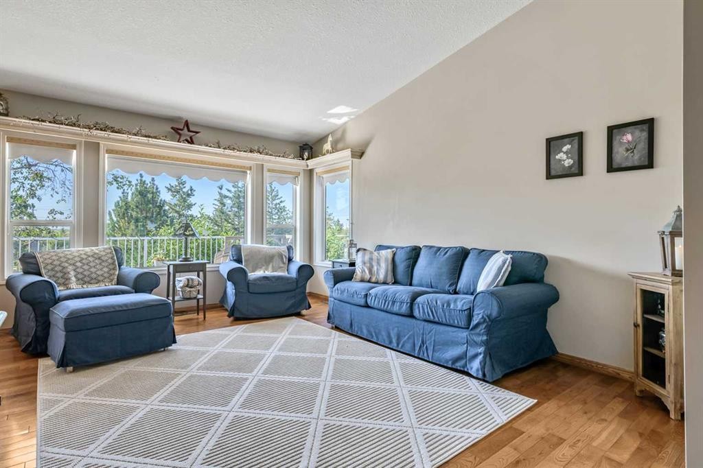 









20031


496

Avenue East,
Rural Foothills County,




AB
T1V 1N1

