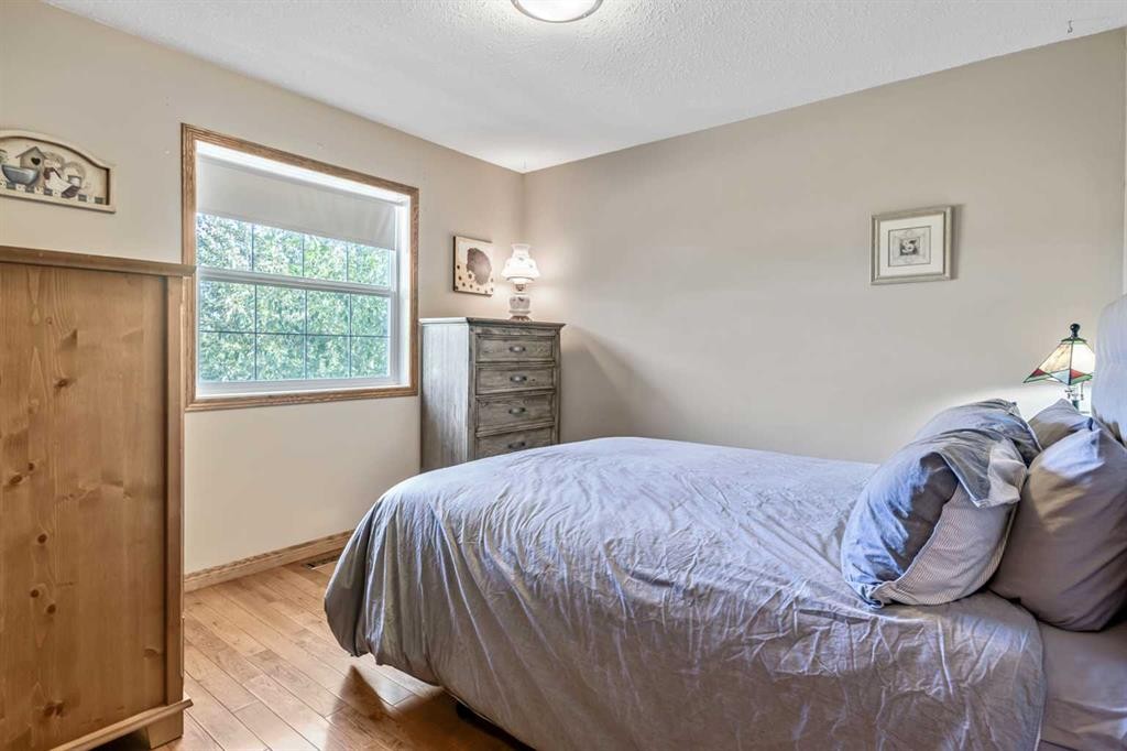









20031


496

Avenue East,
Rural Foothills County,




AB
T1V 1N1

