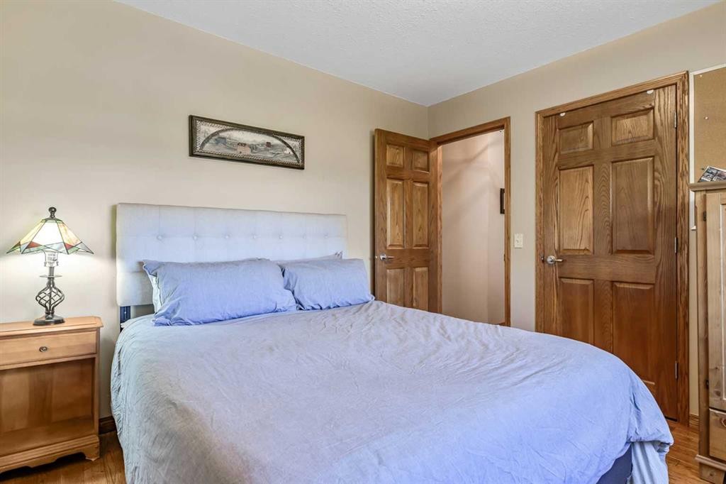 









20031


496

Avenue East,
Rural Foothills County,




AB
T1V 1N1

