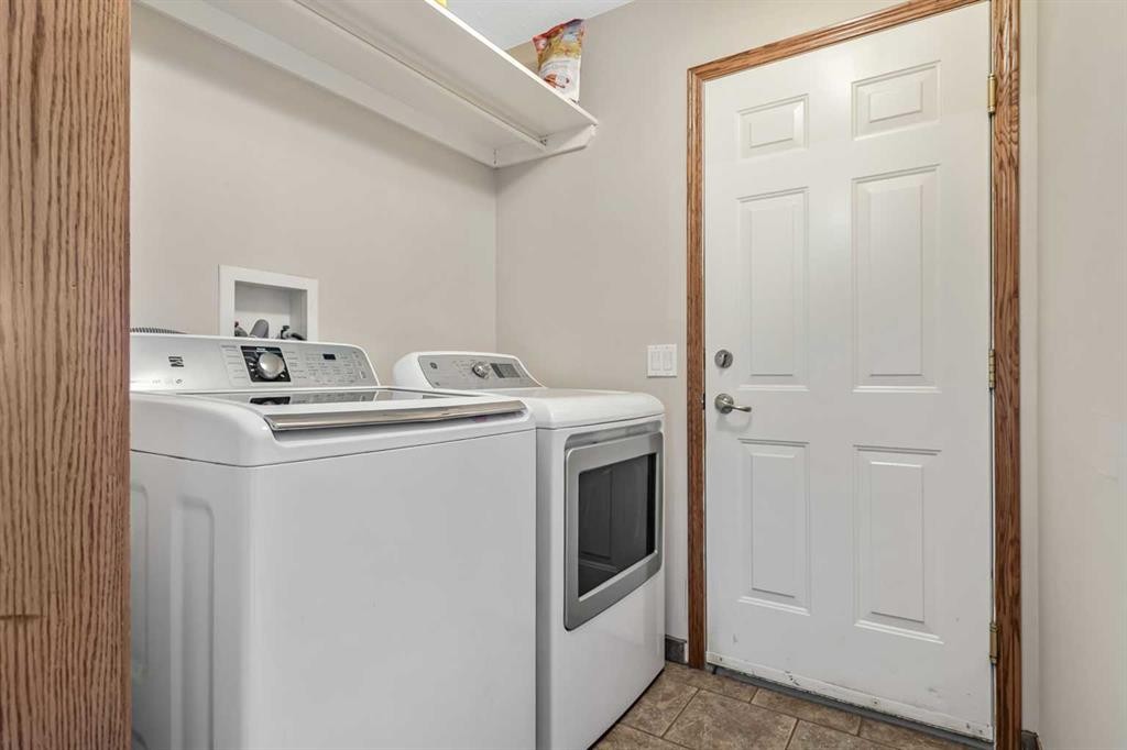 









20031


496

Avenue East,
Rural Foothills County,




AB
T1V 1N1

