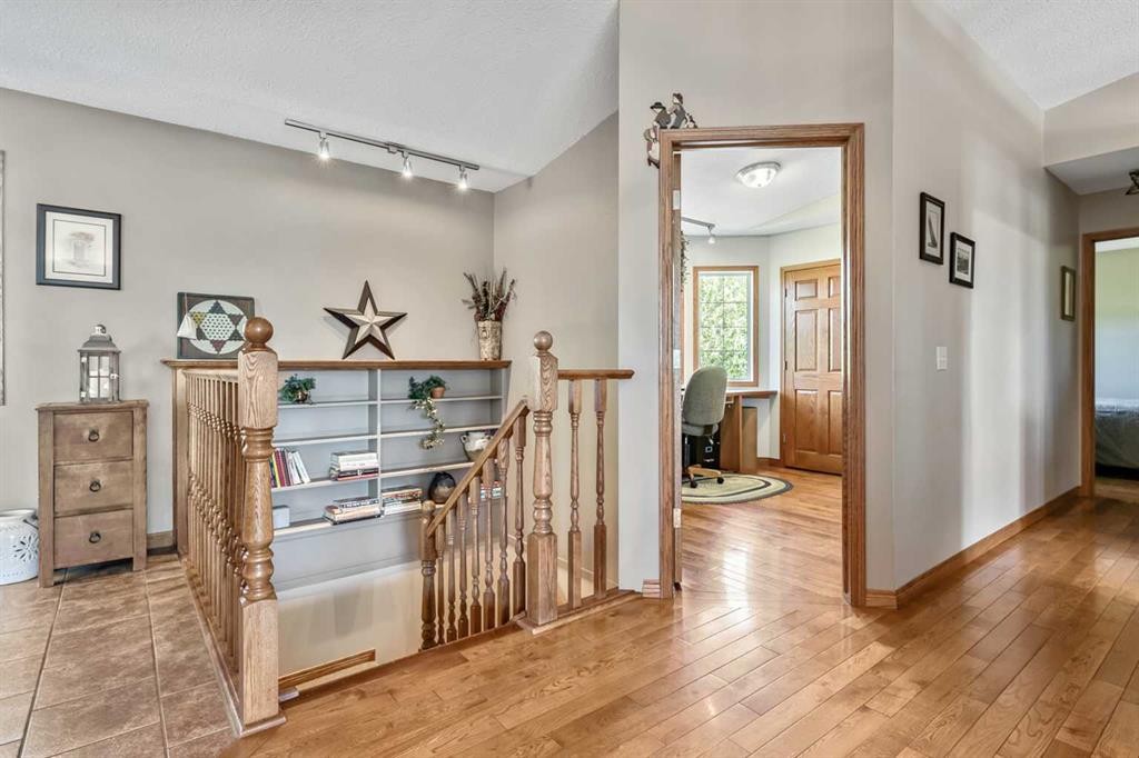 









20031


496

Avenue East,
Rural Foothills County,




AB
T1V 1N1

