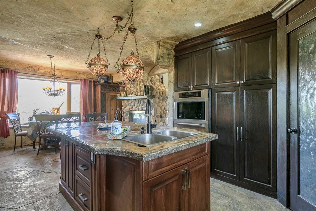 









311068


Parkins

Road West,
Rural Foothills County,




AB
T0L 1K0

