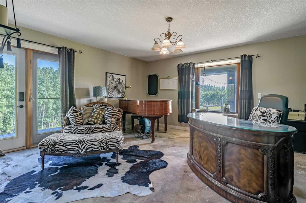 









311068


Parkins

Road West,
Rural Foothills County,




AB
T0L 1K0

