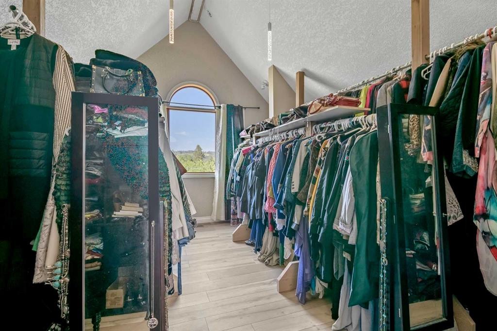 









311068


Parkins

Road West,
Rural Foothills County,




AB
T0L 1K0

