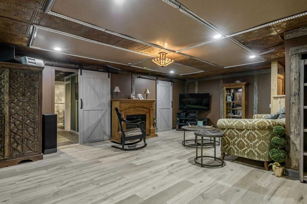 









311068


Parkins

Road West,
Rural Foothills County,




AB
T0L 1K0

