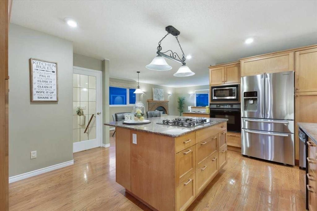 









124


Oakmoor

Place Southwest,
Calgary,




AB
T2V 4A3

