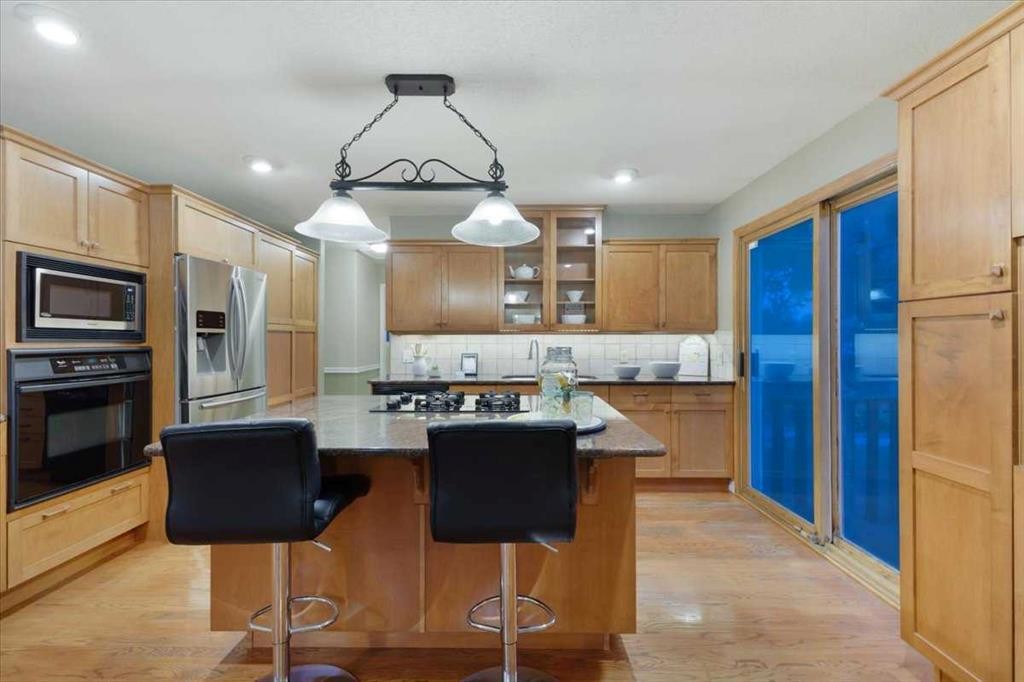 









124


Oakmoor

Place Southwest,
Calgary,




AB
T2V 4A3

