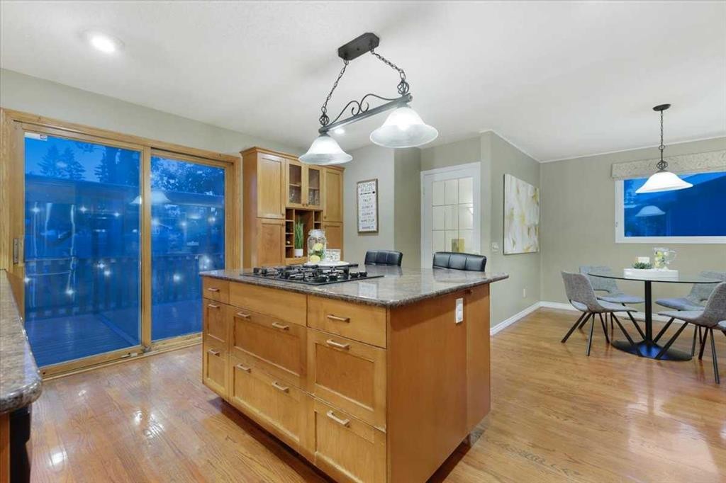 









124


Oakmoor

Place Southwest,
Calgary,




AB
T2V 4A3

