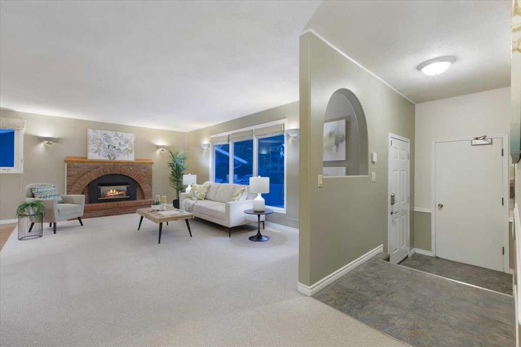 









124


Oakmoor

Place Southwest,
Calgary,




AB
T2V 4A3

