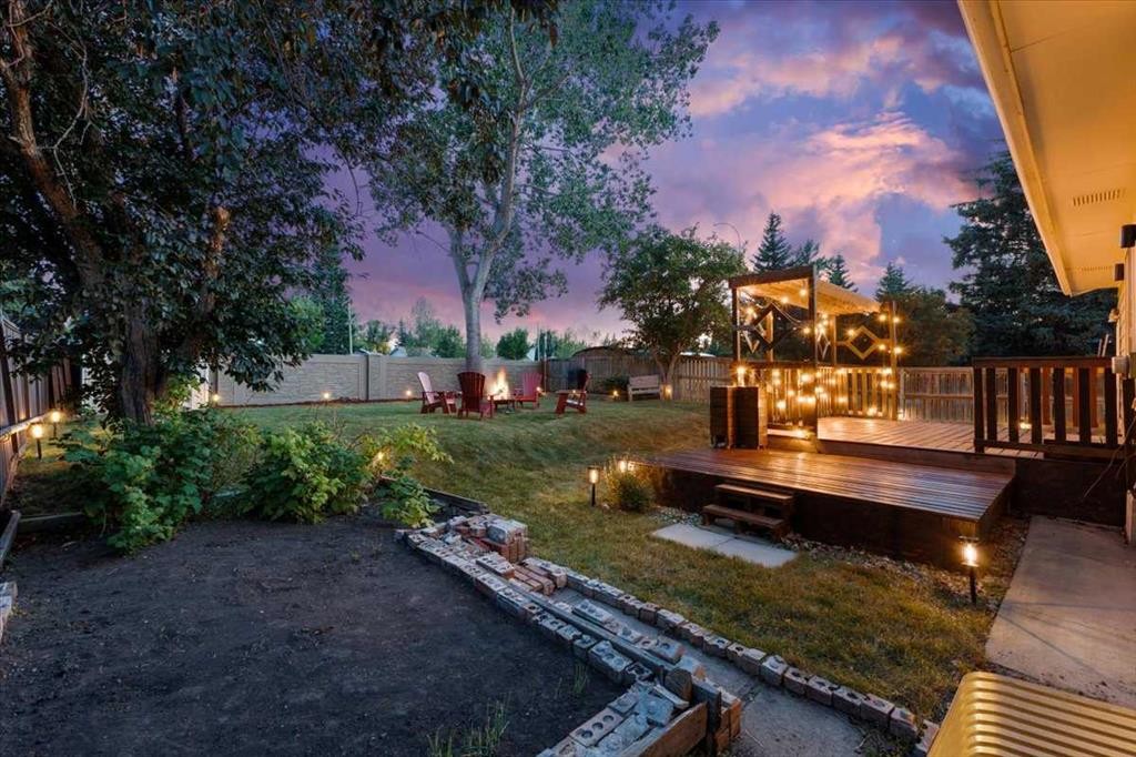 









124


Oakmoor

Place Southwest,
Calgary,




AB
T2V 4A3

