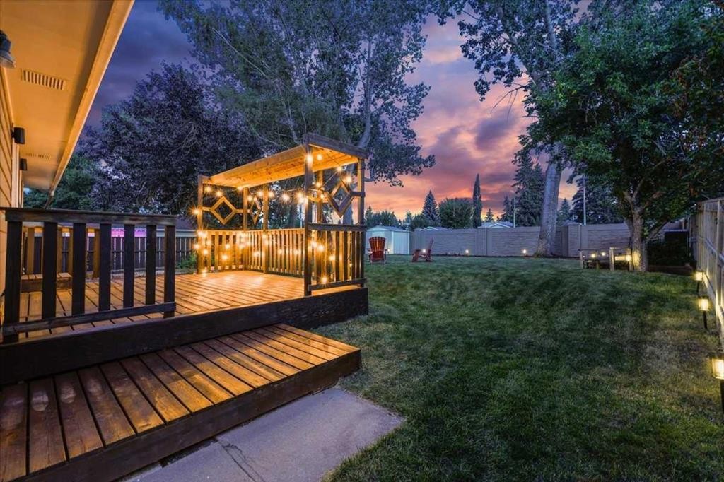 









124


Oakmoor

Place Southwest,
Calgary,




AB
T2V 4A3

