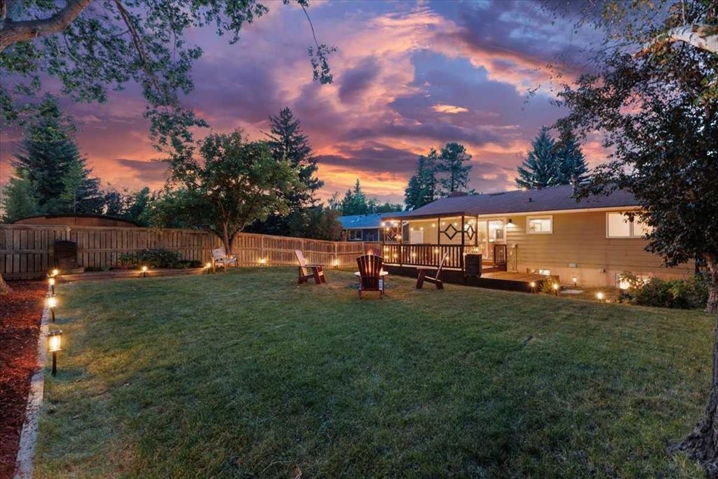 









124


Oakmoor

Place Southwest,
Calgary,




AB
T2V 4A3

