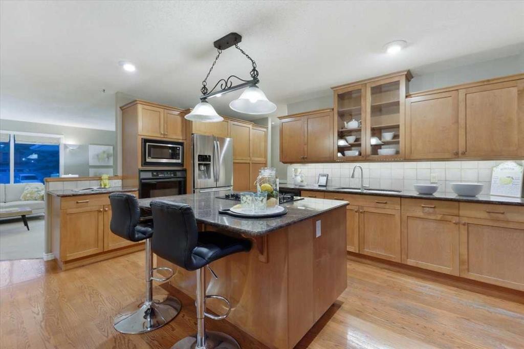 









124


Oakmoor

Place Southwest,
Calgary,




AB
T2V 4A3

