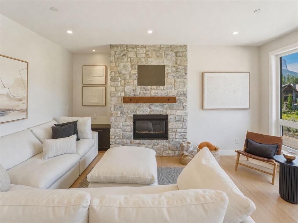 









101H


Stewart Creek

Rise, 201,
Canmore,




AB
T1W0E3

