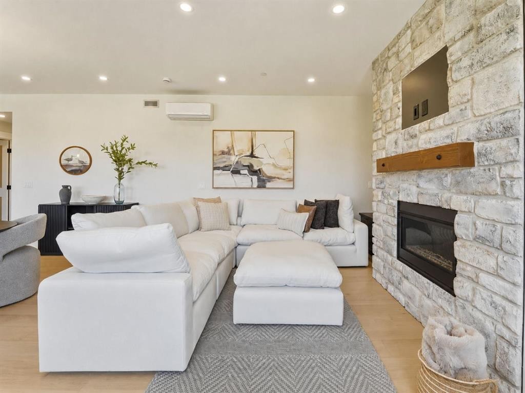 









101H


Stewart Creek

Rise, 201,
Canmore,




AB
T1W0E3

