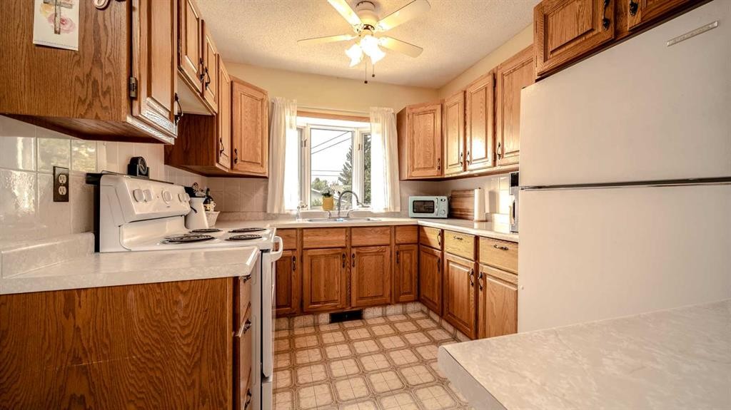 









5015


Marchand

Crescent Northeast,
Calgary,




AB
T2A 2X3

