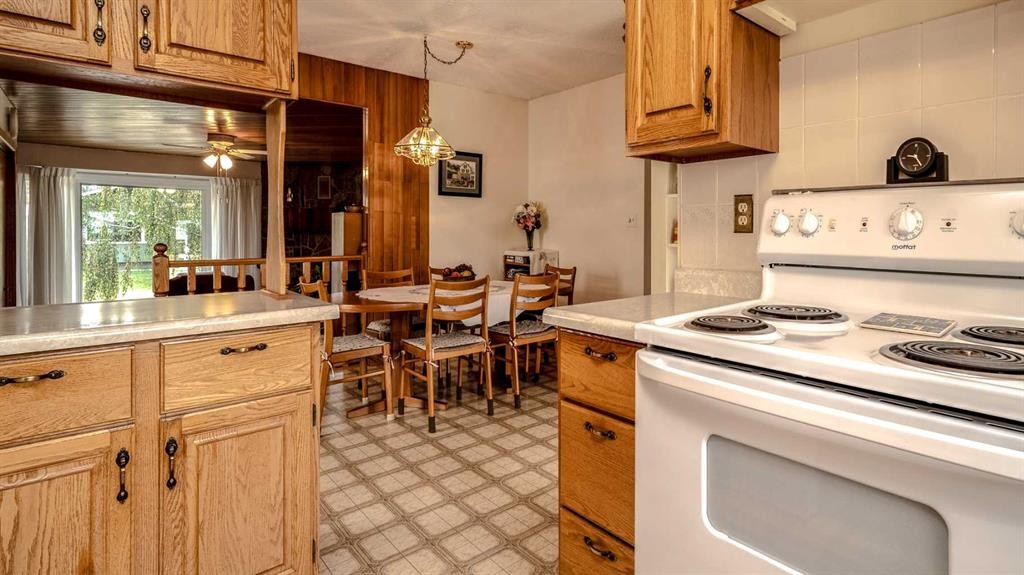 









5015


Marchand

Crescent Northeast,
Calgary,




AB
T2A 2X3

