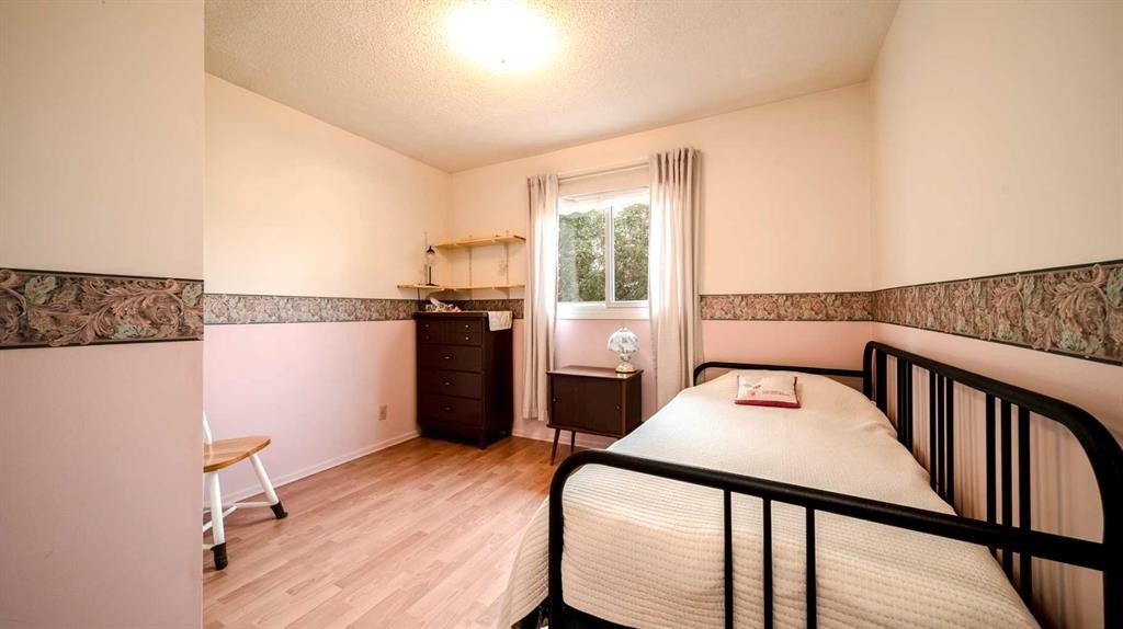 









5015


Marchand

Crescent Northeast,
Calgary,




AB
T2A 2X3


