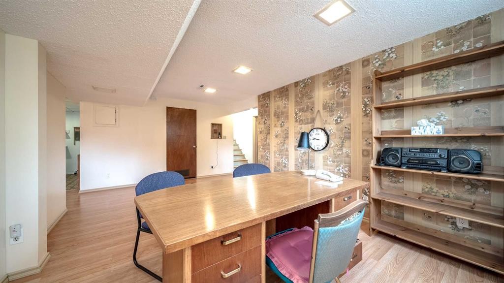 









5015


Marchand

Crescent Northeast,
Calgary,




AB
T2A 2X3

