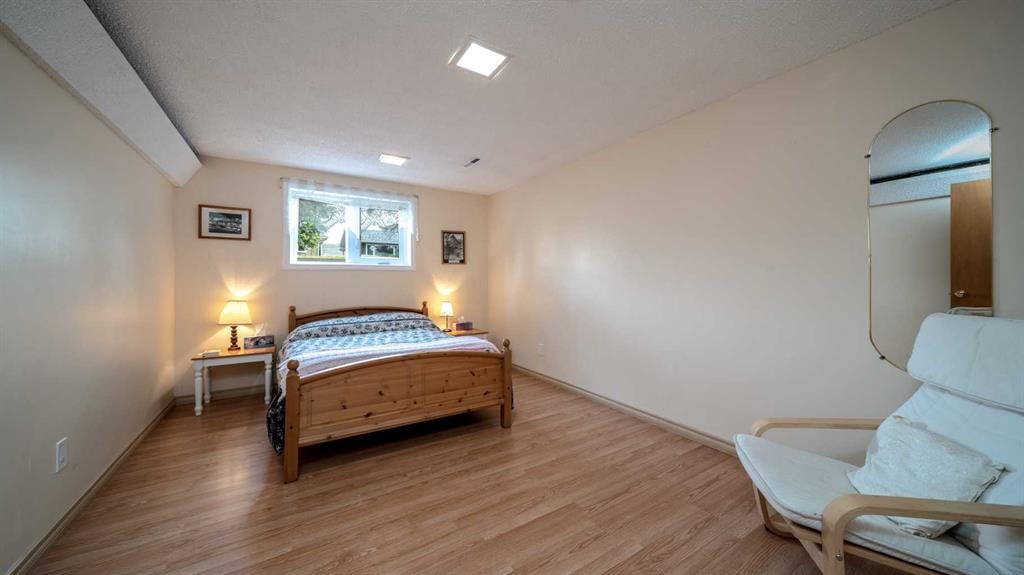 









5015


Marchand

Crescent Northeast,
Calgary,




AB
T2A 2X3

