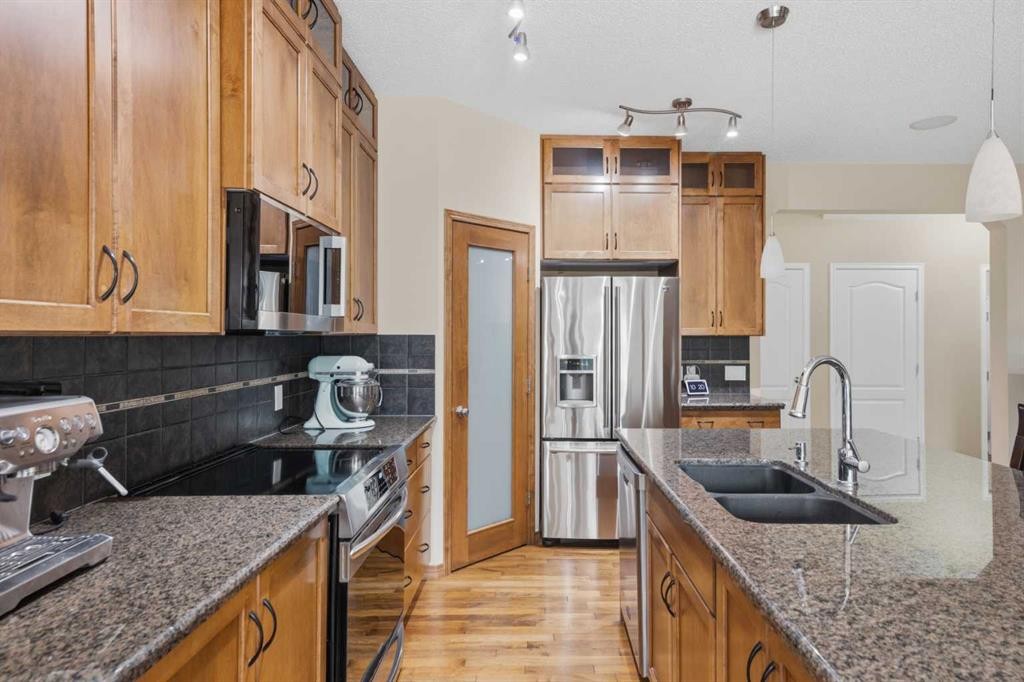 









107


Brightonstone

Common Southeast,
Calgary,




AB
T2Z 0K4

