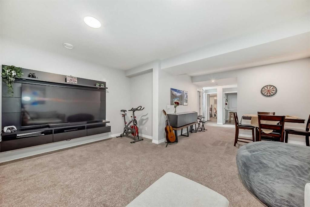 









1941


Mahogany

Boulevard Southeast,
Calgary,




AB
T3M 3P4

