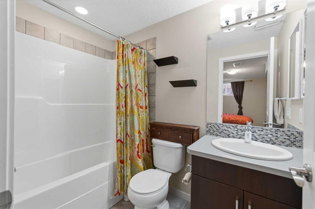 









33


Chaparral Valley

Park,
Calgary,




AB
T2X 0P5

