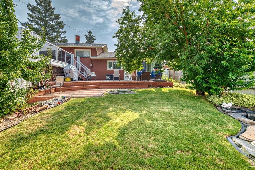 









7827


Fairmount

Drive Southeast,
Calgary,




AB
T2H 0X8

