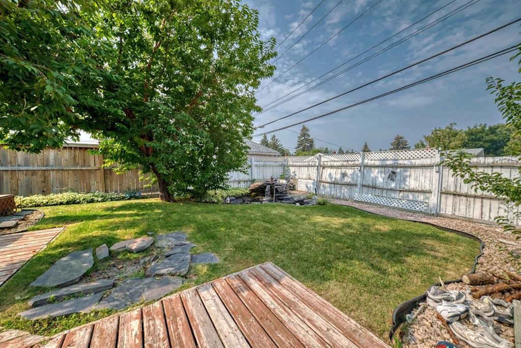 









7827


Fairmount

Drive Southeast,
Calgary,




AB
T2H 0X8

