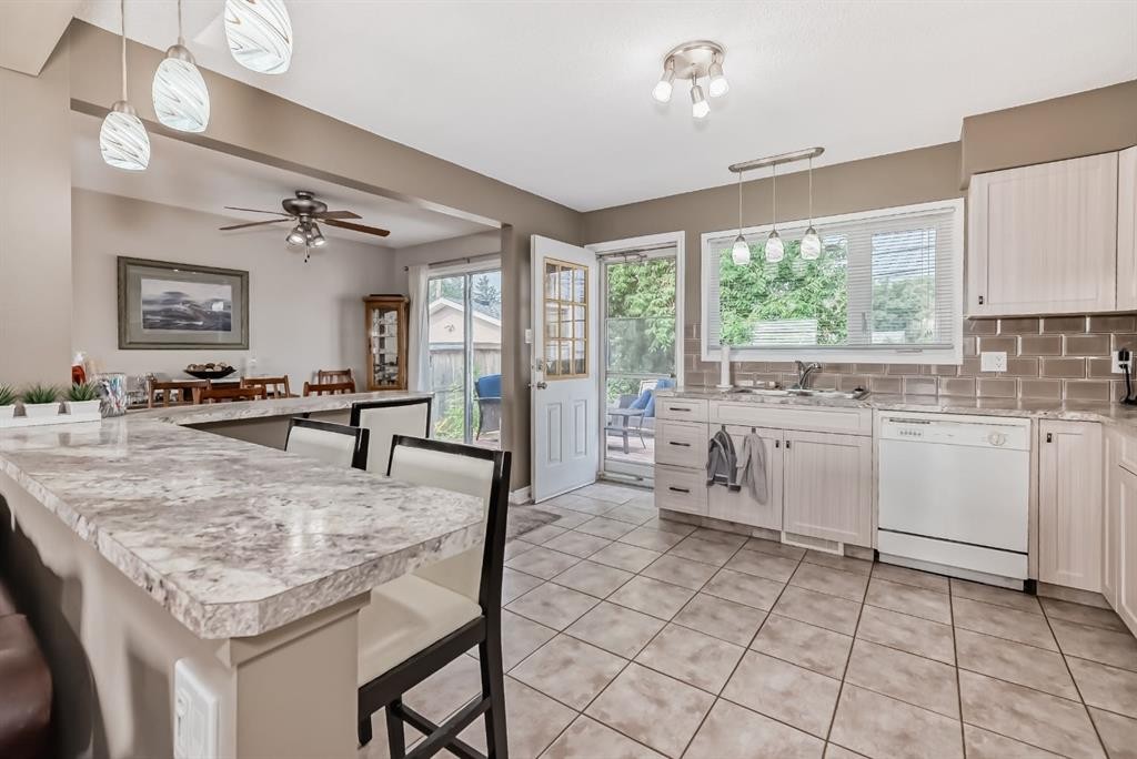 









7827


Fairmount

Drive Southeast,
Calgary,




AB
T2H 0X8

