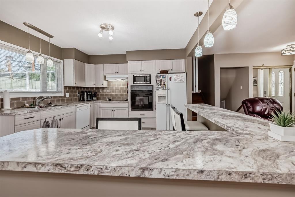









7827


Fairmount

Drive Southeast,
Calgary,




AB
T2H 0X8

