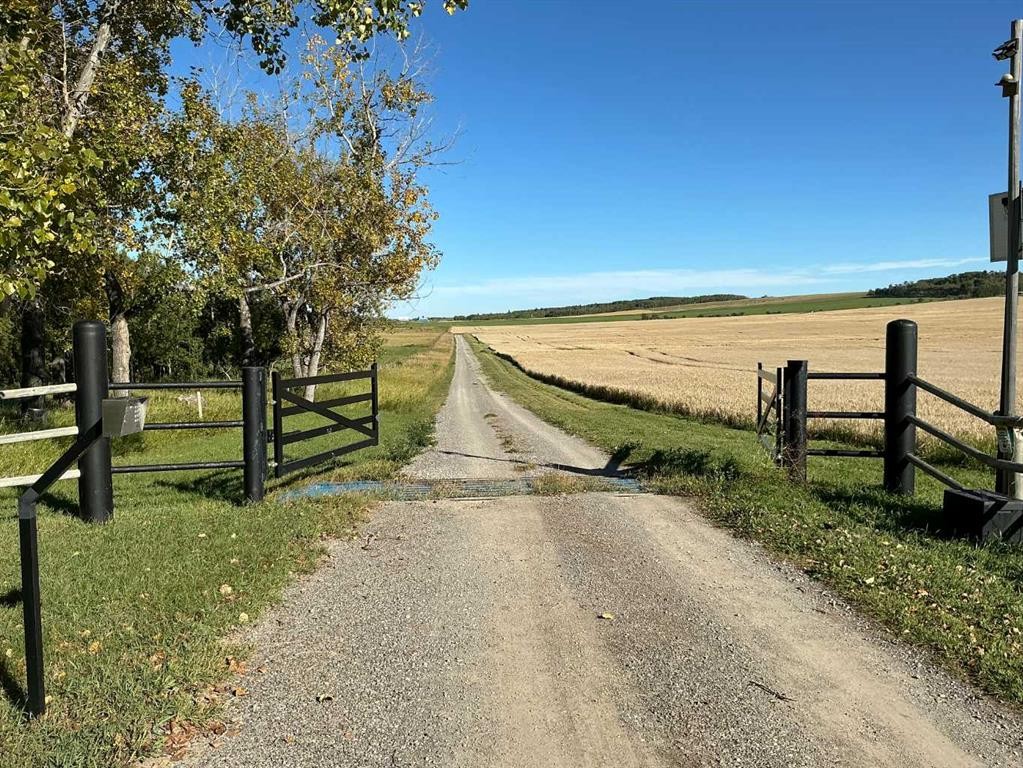 












450002 Highway 22

Highway, 200,
Rural Foothills County,




AB
T0L 0H0

