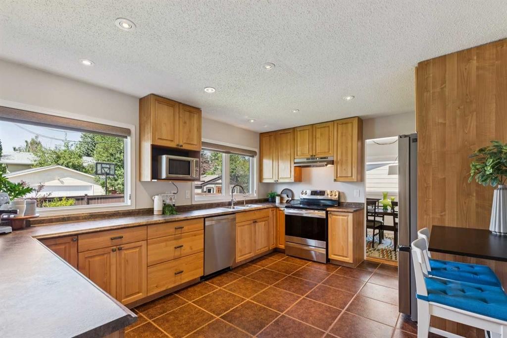 









1515


Lake Bonavista

Drive Southeast,
Calgary,




AB
T2J 2X8

