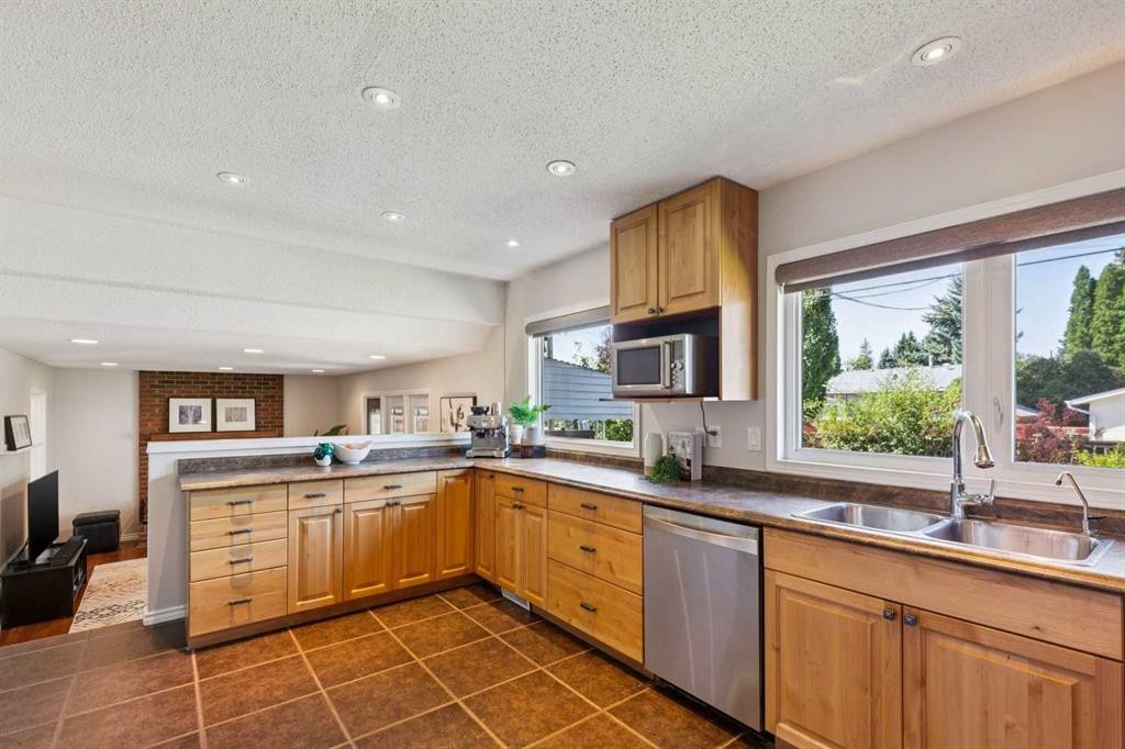 









1515


Lake Bonavista

Drive Southeast,
Calgary,




AB
T2J 2X8

