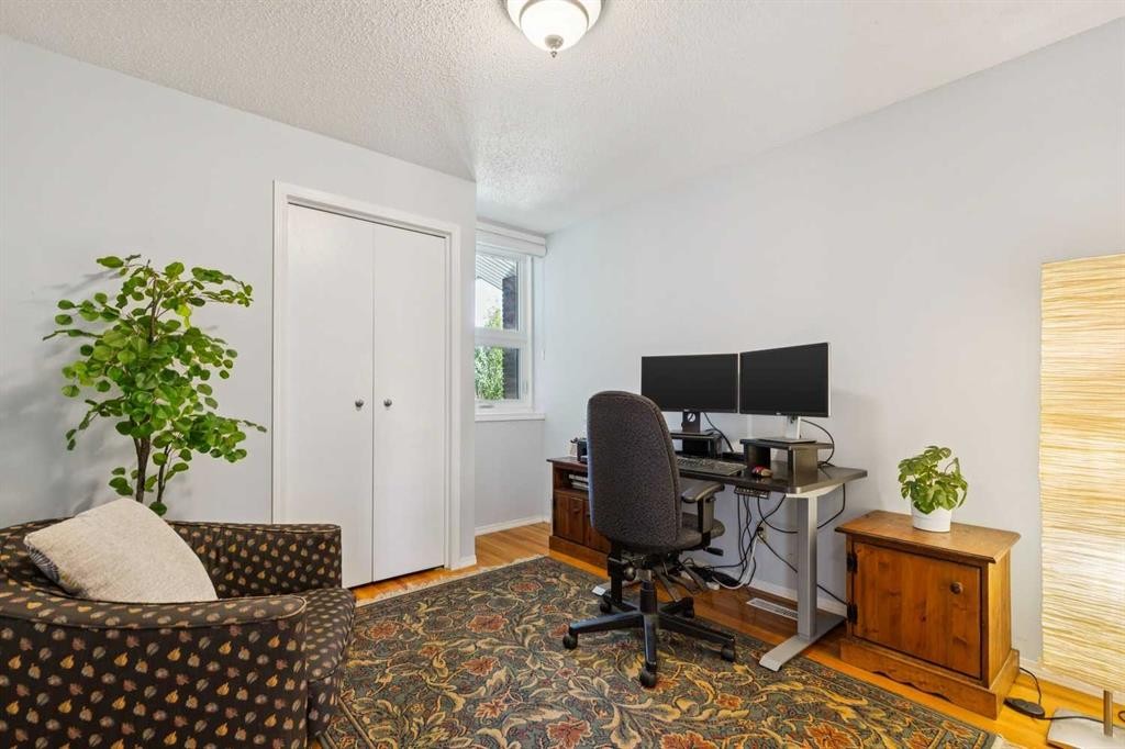 









1515


Lake Bonavista

Drive Southeast,
Calgary,




AB
T2J 2X8

