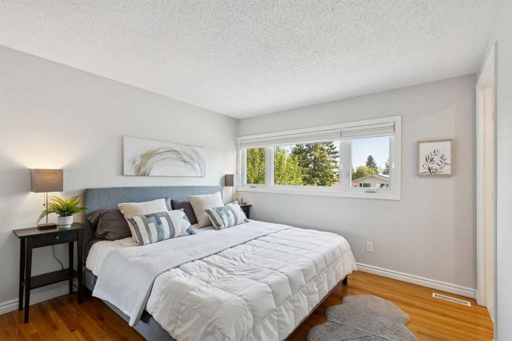 









1515


Lake Bonavista

Drive Southeast,
Calgary,




AB
T2J 2X8

