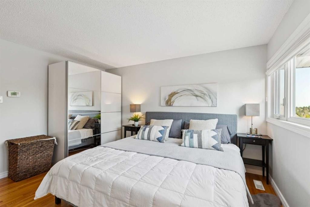 









1515


Lake Bonavista

Drive Southeast,
Calgary,




AB
T2J 2X8

