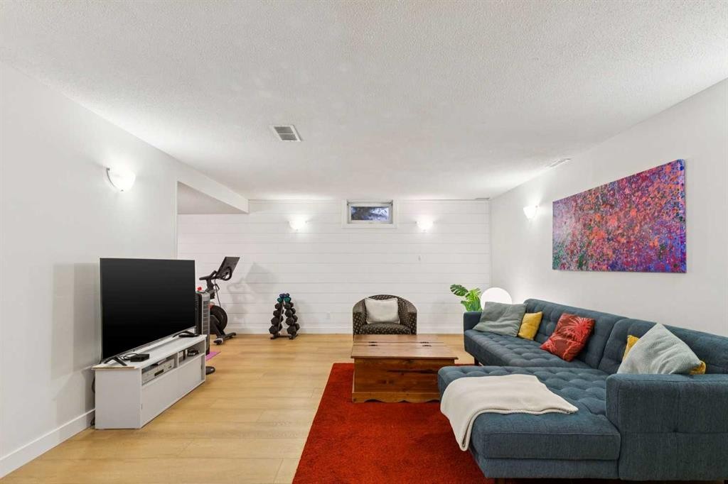 









1515


Lake Bonavista

Drive Southeast,
Calgary,




AB
T2J 2X8

