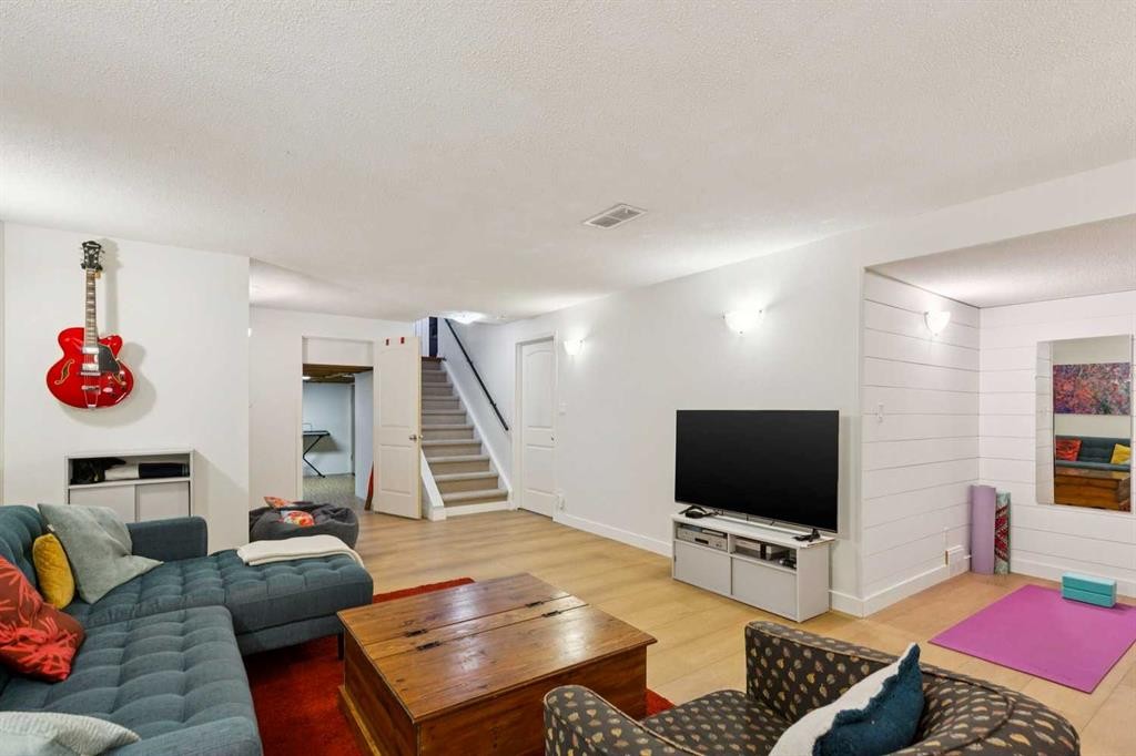 









1515


Lake Bonavista

Drive Southeast,
Calgary,




AB
T2J 2X8

