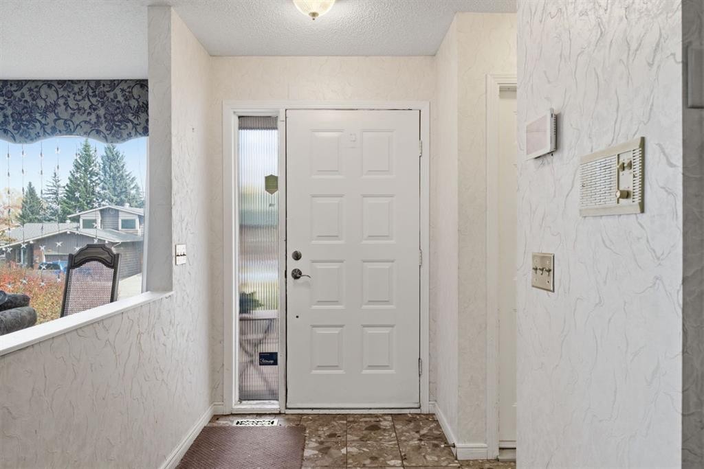 









331


Oakfern

Crescent Southwest,
Calgary,




AB
T2V 4T3

