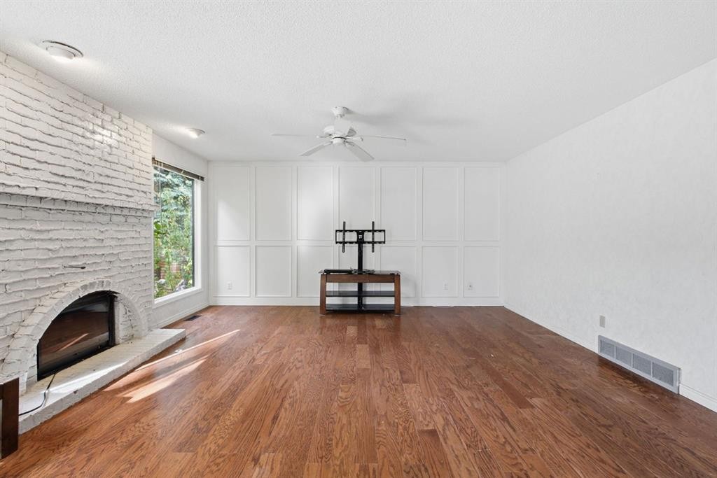 









331


Oakfern

Crescent Southwest,
Calgary,




AB
T2V 4T3

