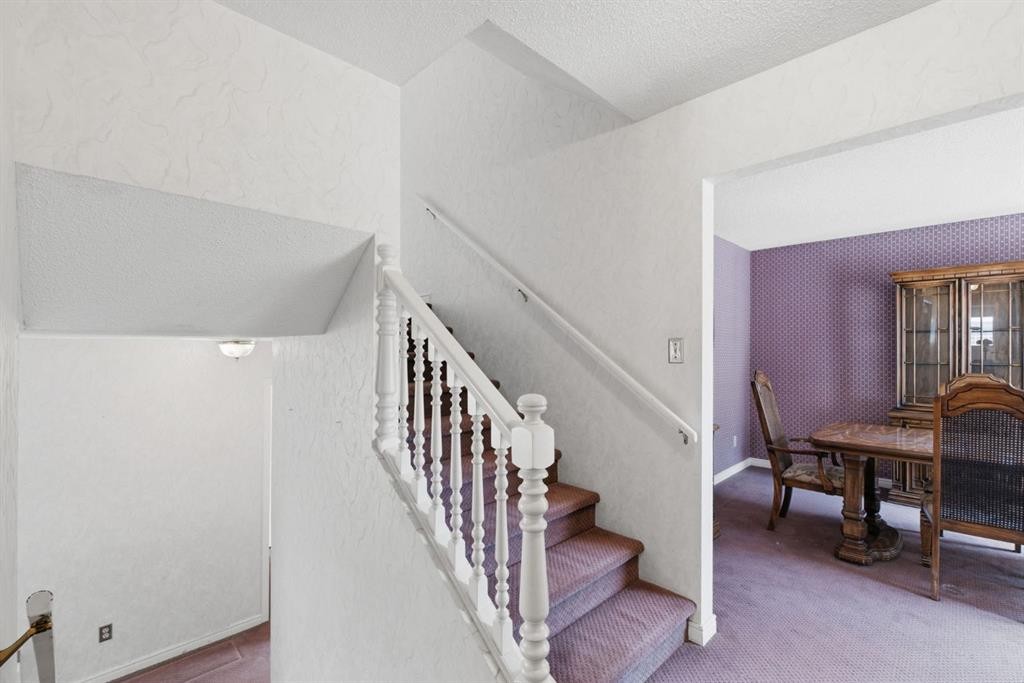 









331


Oakfern

Crescent Southwest,
Calgary,




AB
T2V 4T3

