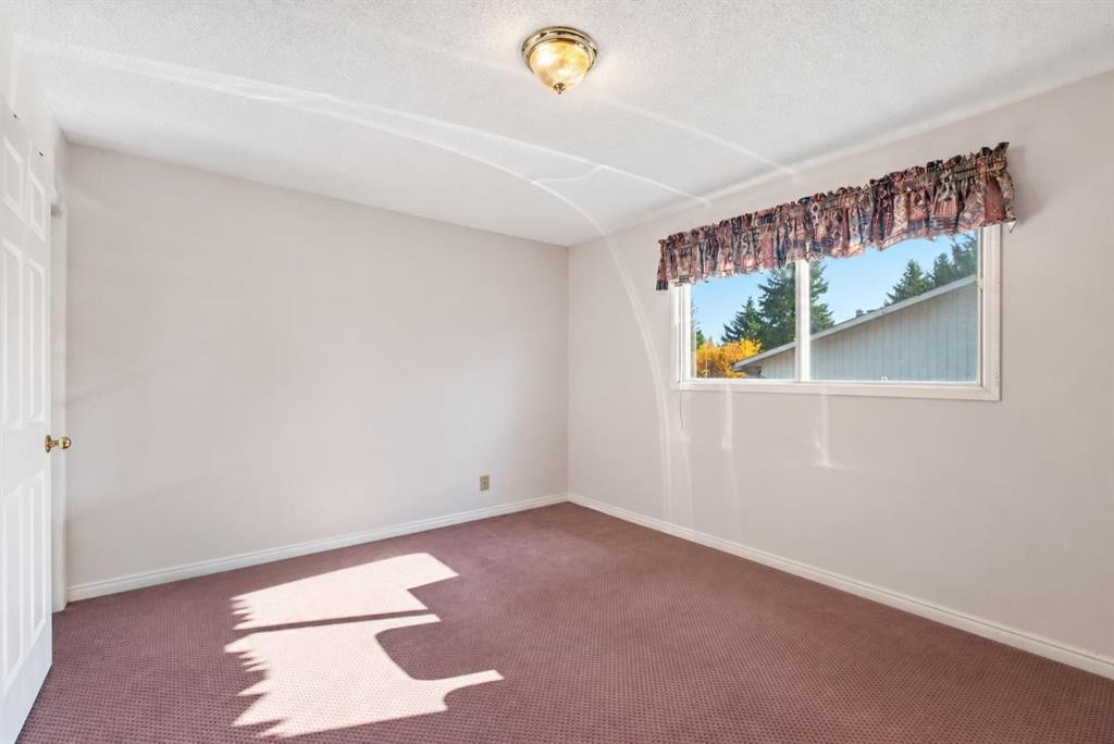 









331


Oakfern

Crescent Southwest,
Calgary,




AB
T2V 4T3

