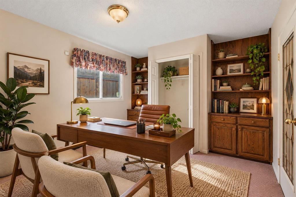 









331


Oakfern

Crescent Southwest,
Calgary,




AB
T2V 4T3

