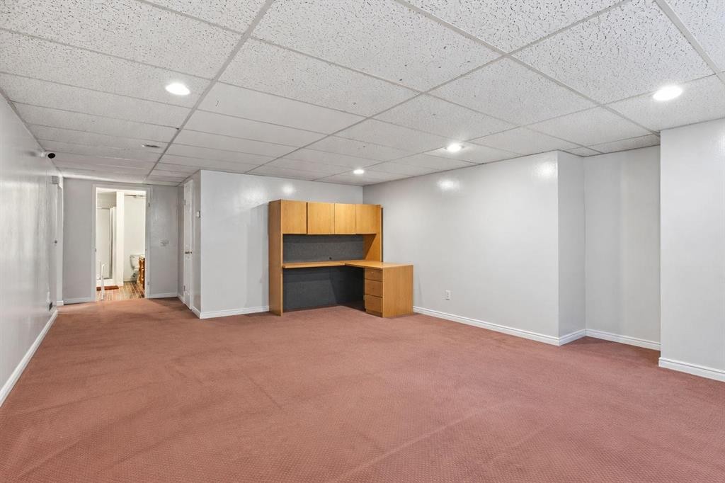 









331


Oakfern

Crescent Southwest,
Calgary,




AB
T2V 4T3

