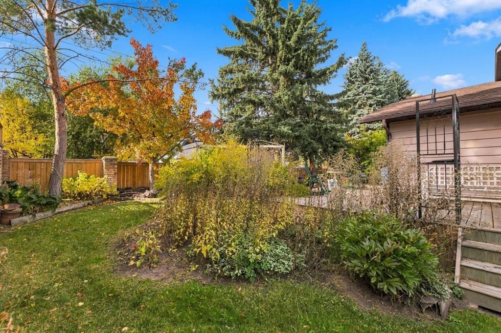 









331


Oakfern

Crescent Southwest,
Calgary,




AB
T2V 4T3

